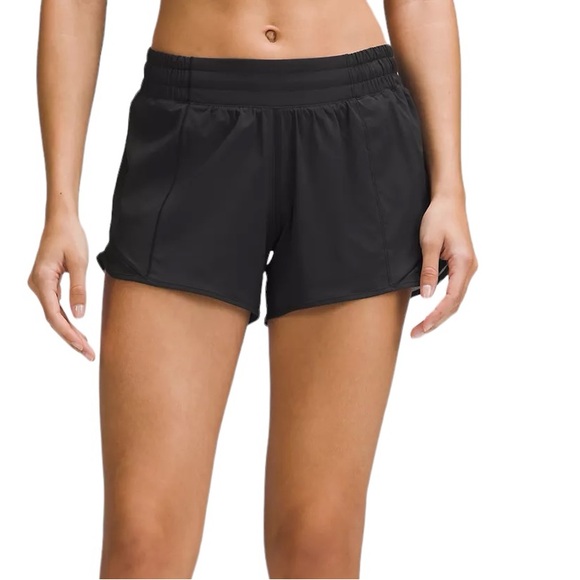 NWT Lululemon Hotty hot low rise shorts Size 6 - Picture 1 of 5